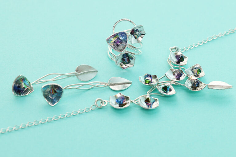 Kukkii-Mari-Syren-Vuoden-koru-2023-finalisti-minttutausta-5