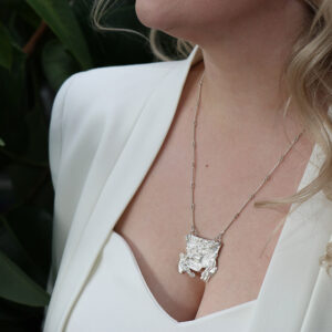 Freezing February riipus hopea Sirokoru käsintehdyllä ketjulla