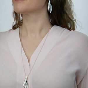 Humming Bird -riipus Sirokorulta on pitkä kolmioisainen