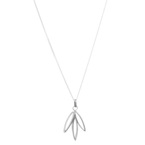 Näyttävä hopeakaulakorua, omega-panta, jossa viisi pisaraa