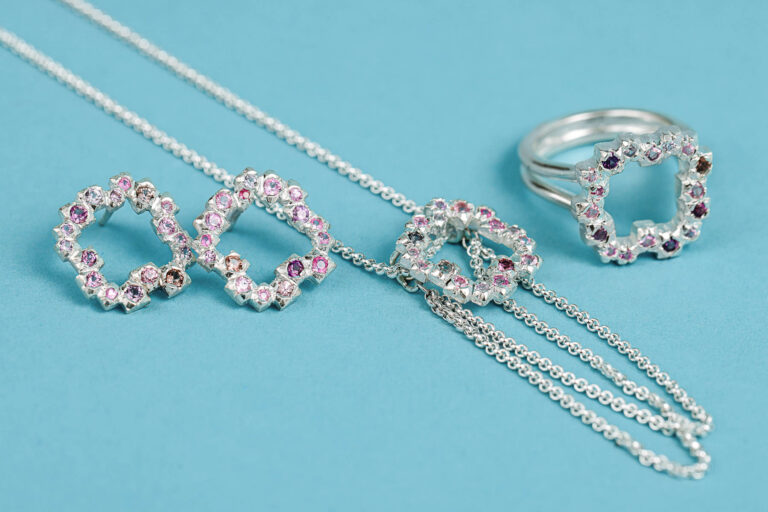 Haivahdyksia-Pirjo-Lakkapaa-Vuoden-koru-2024-finalisti-kuva-Jules-Beryl-Ellina-Noronen-1