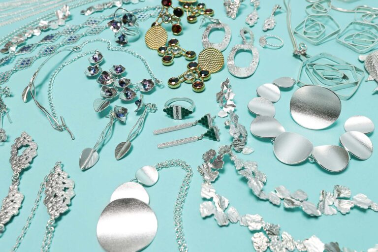 Kaikki-Vuoden-koru-2023-finalistikorusarjat-1