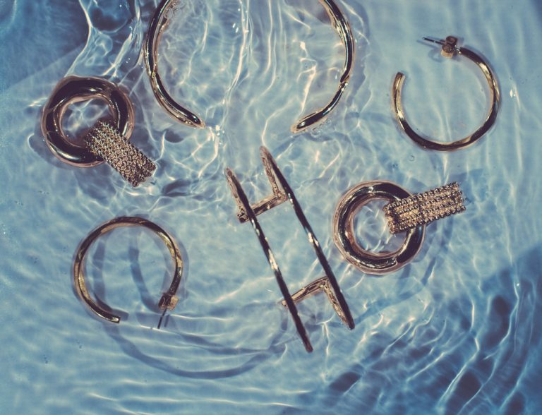 Vedenkestävät korut