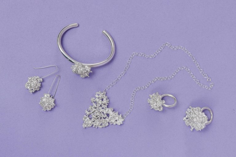 Satu Pyhänniska Tyrsky, Vuoden koru 2025 -finalisti, kuva Jules & Beryl, Ellina Noronen 2